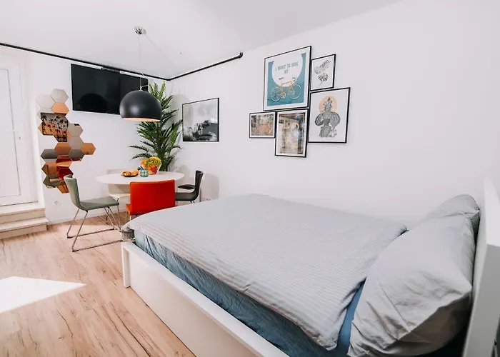 Hanna's With Free Parking Ljubljana