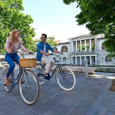 Hanna's With Free Parking Appartamento *