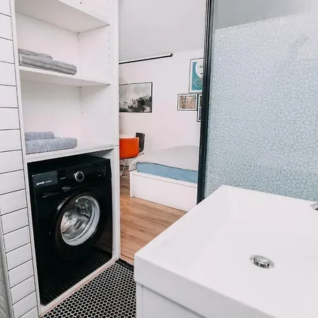 Hanna's With Free Parking *