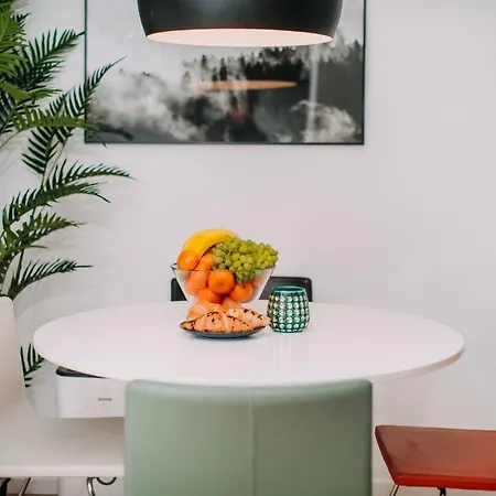 Hanna's With Free Parking Apartment *