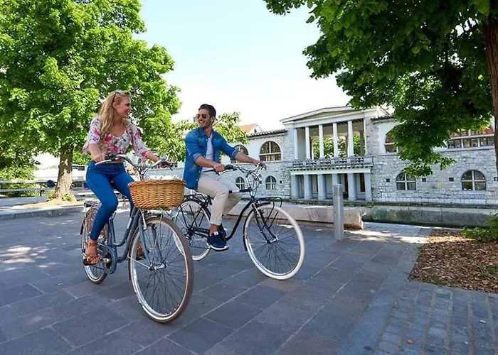 Hanna's With Free Parking Apartament *