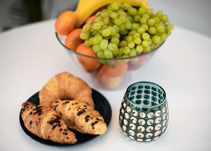 Hanna's With Free Parking Apartament